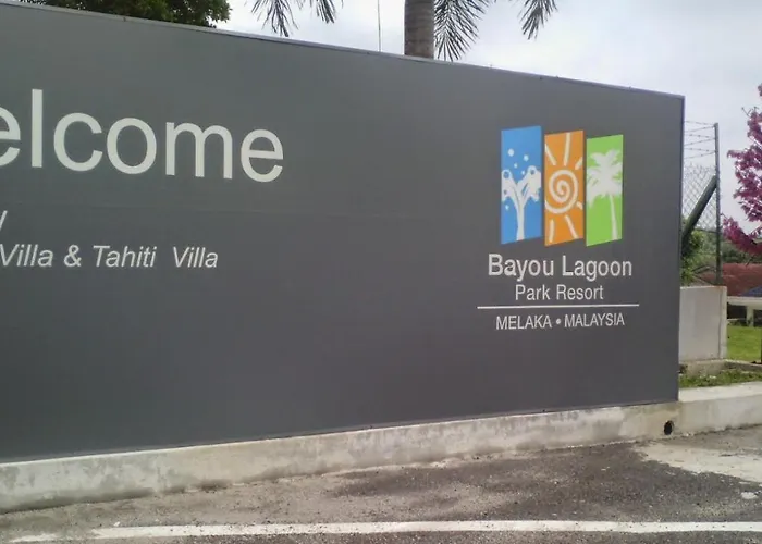 Homestay B-Lagoon Ayer Keroh Melaka By Allieyka